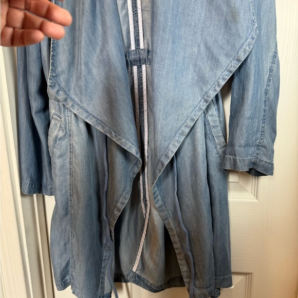 Max Jeans Blue Jean Jacket with Cascading Lapels and Drawstring Tie Belt - Picture 7 of 11